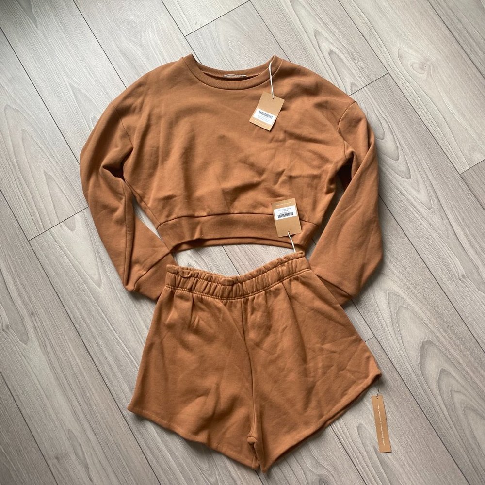 REFORMATION Hunter Classic Sweatshirt & Riley Short - Butterscotch - Picture 3 of 8